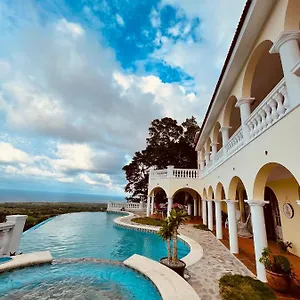 El Castillo Tropical Homestay Cabrera